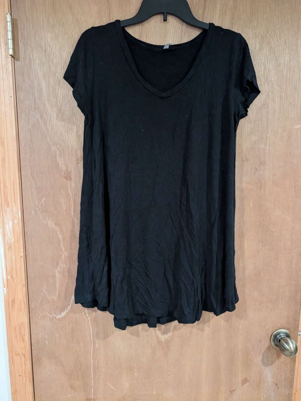 Classic Black V-Neck Short Sleeve Tunic Top